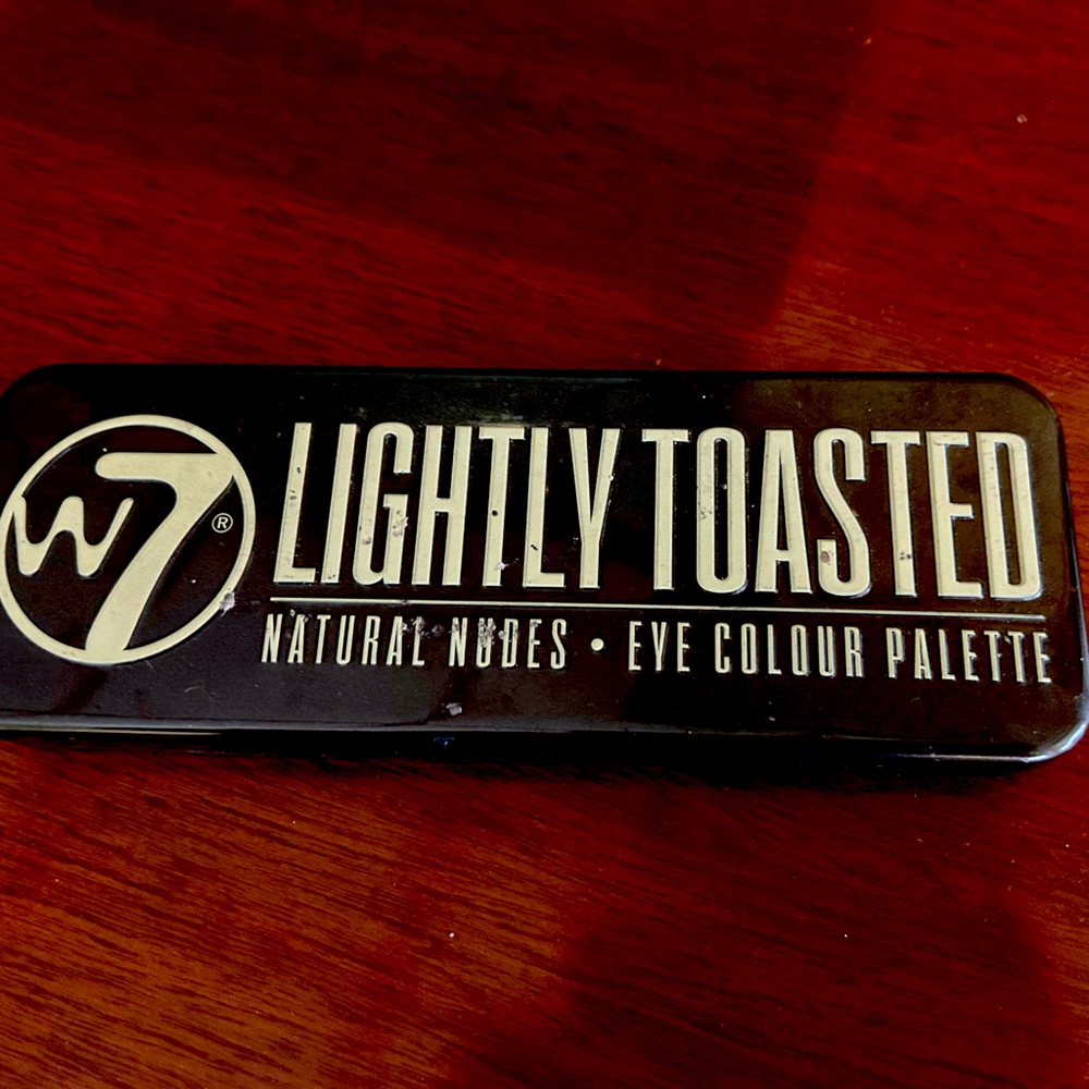 W7 Lightly Toasted Eye Shadow Palette